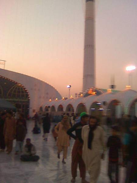 Urs Mubarak Darbar hazrat Data Ganj Bakhsh 23 Jan 2011 Photos 009.jpg